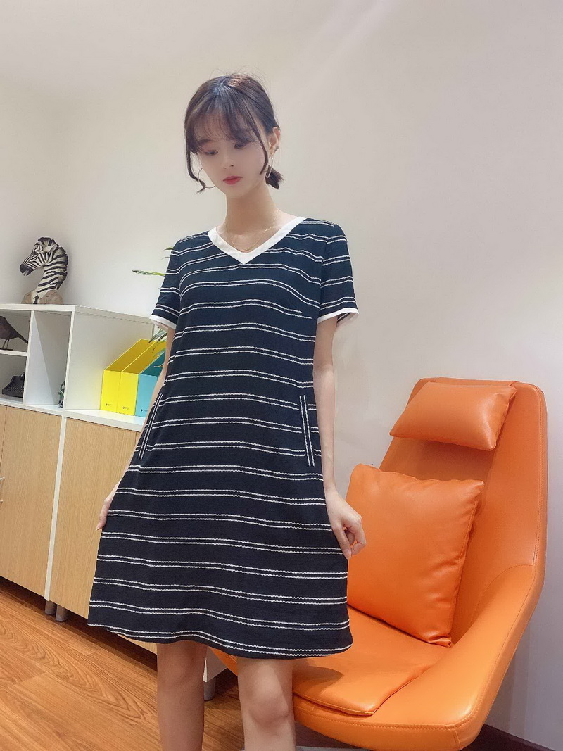 2020夏季新款韩版V领套头条纹连衣裙女宽松显瘦中长裙子